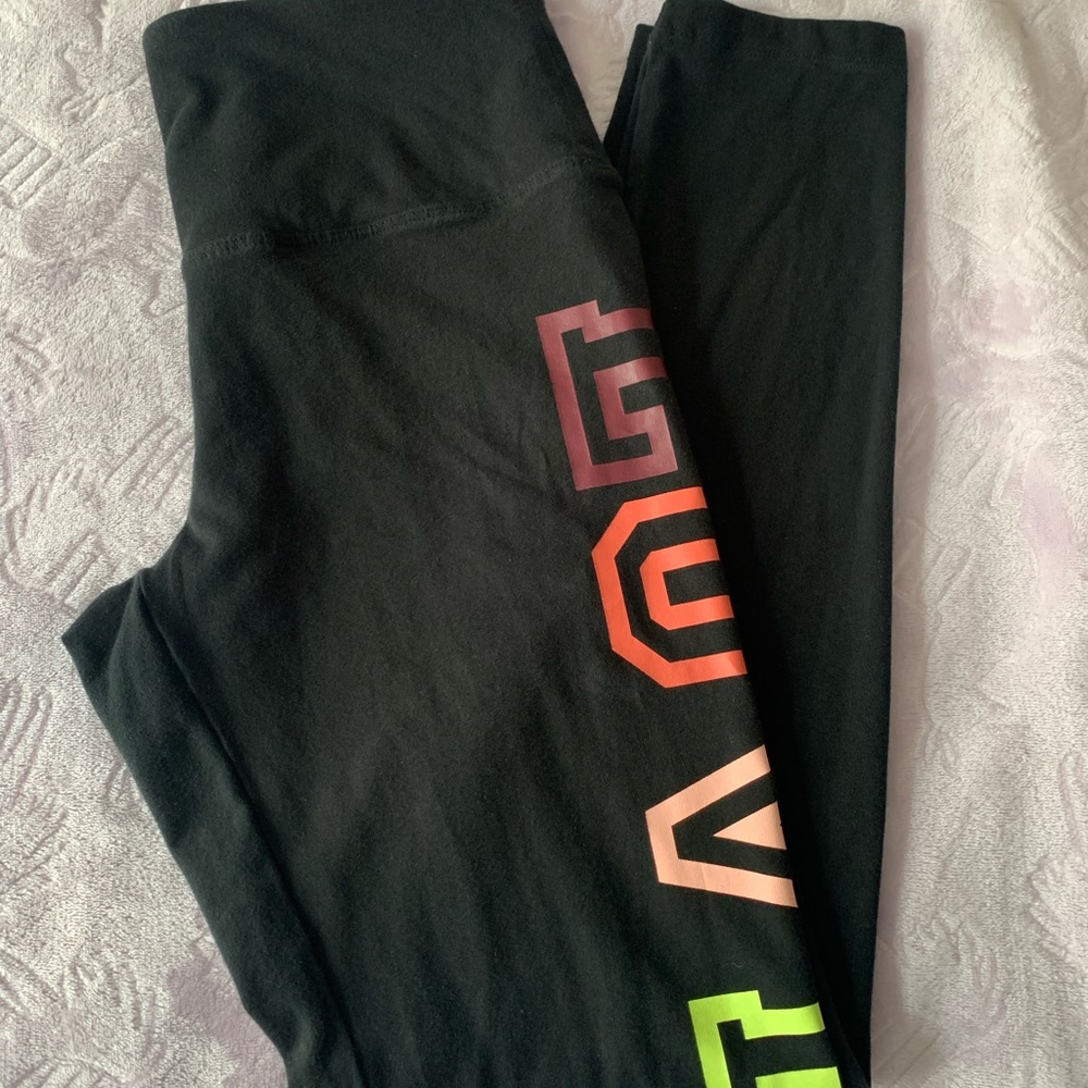 PINK yoga leggings